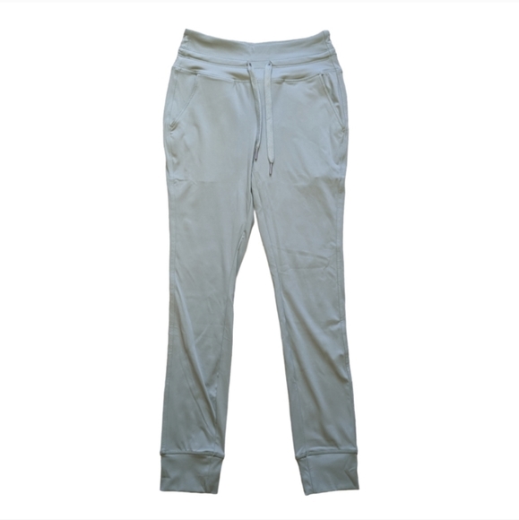 NWT Halara Couldful Air High Waisted Joggers In Basil - Picture 2 of 5